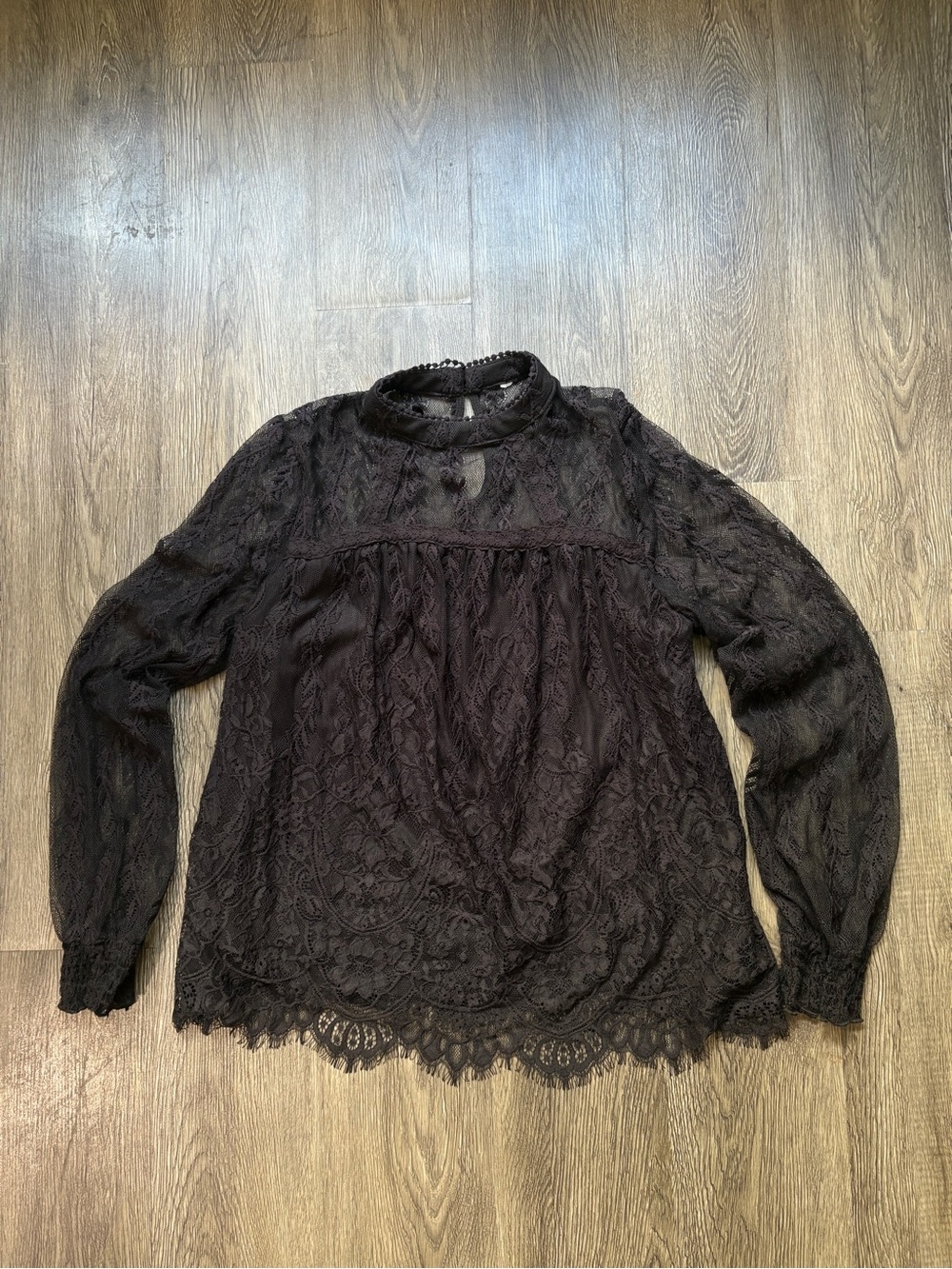 Black Lace Long-Sleeve Women's Top